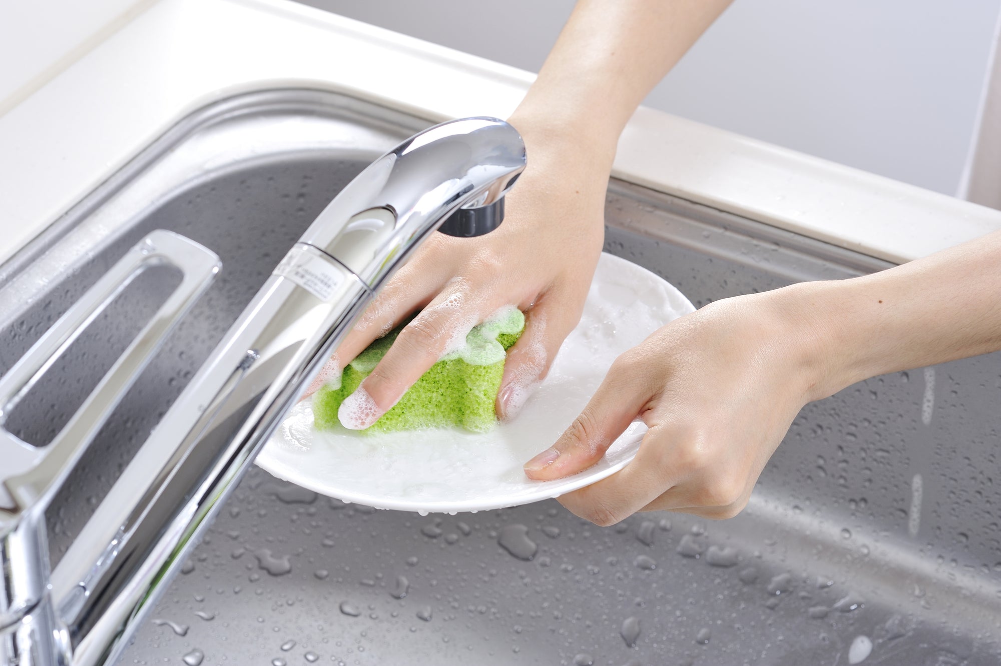 Benefits of Natural Based Dishwashing Liquid